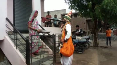 कोरोनामुळे लोक कलावंतांवर उपासमारी व बेरोजगारीची कुऱ्हाड, आर्थिक मदत मिळावी म्हणून लोक कलावंतांकडून शासनाला साकडे!