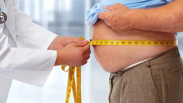 Weight Loss Tips: वजन वाढलंय?, सडपातळ व्हायचंय?; मग या 10 टिप्स फॉलो करा
