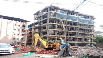 8 मजली इमारतीवर हातोडा, 14 खोल्या जमीनदोस्त, ठाणे महापालिकेची धडक कारवाई सुरुच