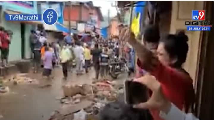 आधी मुख्यमंत्र्यांसमोर आता उदय सामंतांसमोर, स्वाती भोजनेचा आमदार,खासदारांचा पगार फिरवण्याची मागणी कायम, कार्यकर्तेच नाही, मंत्र्यांनीही हात जोडले आधी मुख्यमंत्र्यांसमोर आता उदय सामंतांसमोर, स्वाती भोजनेचा आमदार,खासदारांचा पगार फिरवण्याची मागणी कायम, कार्यकर्तेच नाही, मंत्र्यांनीही हात जोडले