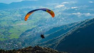 Paragliding Spots : भारतातील सर्वोत्तम पॅराग्लाइडिंग स्पॉट्स!
