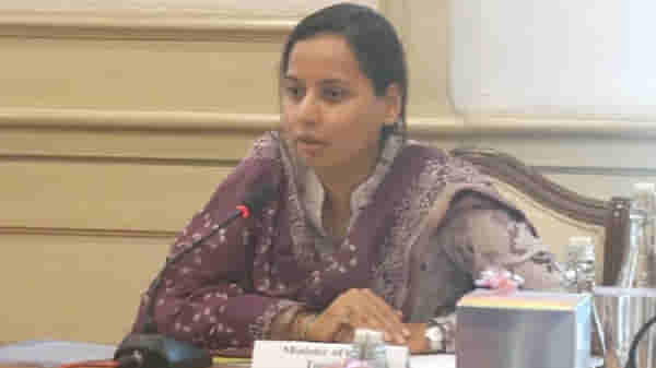 महाडमध्येच एनडीआरएफचं बेस कॅम्प का?; आदिती तटकरे यांनी सांगितलं कारण!