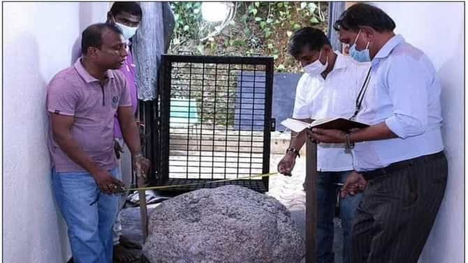 घराच्या अंगणात सापडलं जगातील सर्वात मोठं निलम रत्नं; बाजारपेठेत 700 कोटींचा भाव