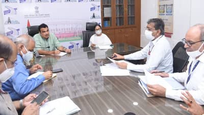 मोदींच्या भेटीनंतर आणि पवारांच्या भेटीआधी गडकरींशी खलबतं; ममतादीदींच्या भेटीगाठींमागचा राजकीय संदेश काय?