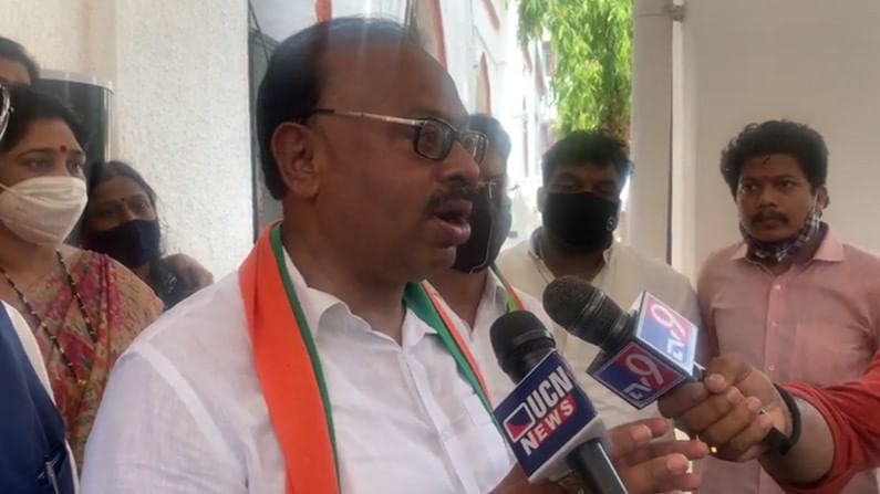 ओबीसींचा खरच कळवळा असेल तर सरकारमधून बाहेर पडा; बावनकुळेंचं काँग्रेसला आव्हान ओबीसींचा खरच कळवळा असेल तर सरकारमधून बाहेर पडा; बावनकुळेंचं काँग्रेसला आव्हान