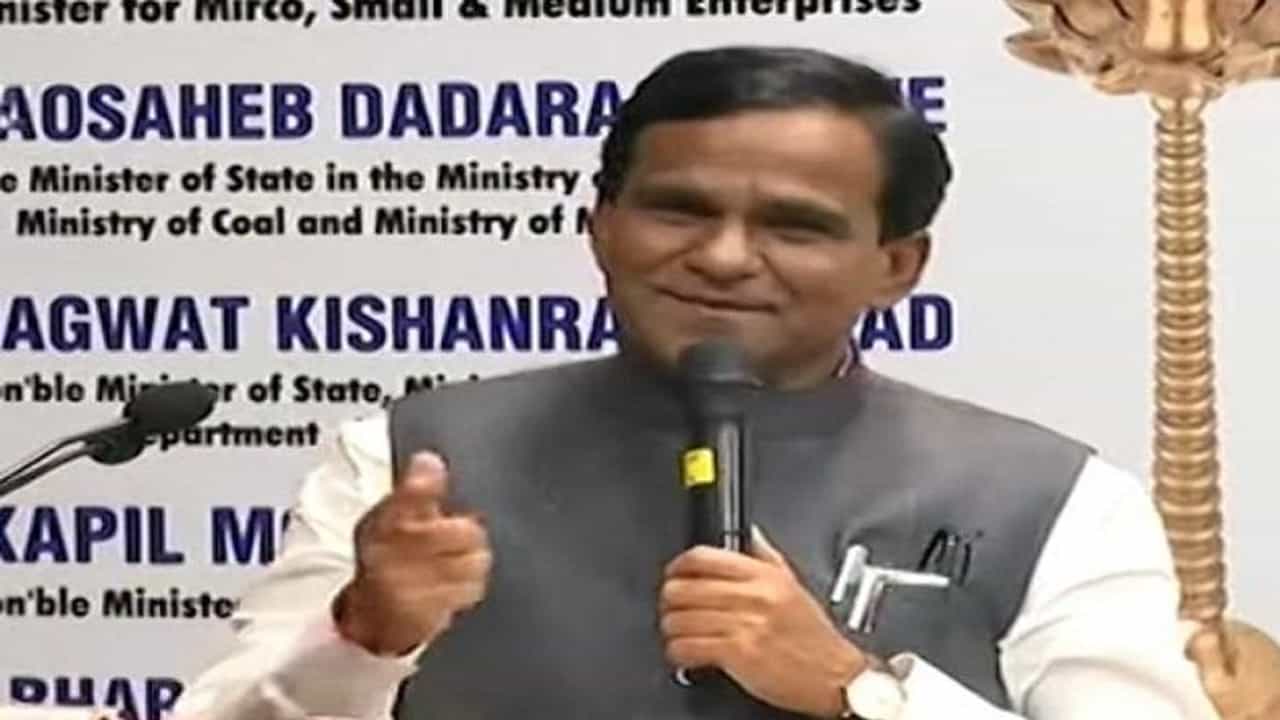 धोब्याच्या बायकोची डिलिव्हरी झाली, त्याने कपडेच दिले नाहीत, रावसाहेब दानवेंचं कॉमेडी भाषण