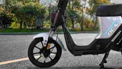 ही इलेक्ट्रिक स्कूटर चालवण्यासाठी ड्रायव्हिंग लायसन्सची गरज नाही; जाणून घ्या या स्कूटरबाबत