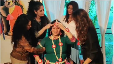 Video | ‘गं कुणी तरी येणार येणार गं’, ‘मम्मी’ फेम अभिनेत्री स्मिता तांबेकडे ‘गोड बातमी’!