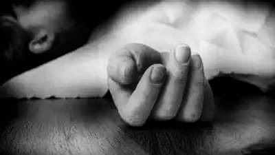 आई-वडील बाजारात, घरात बहिणीसोबत खेळत होती झोपाळा, 8 वर्षीय चिमुकलीचा गळफास बसून मृत्यू