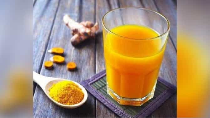 Health Tips : निरोगी राहण्यासाठी दररोज हळद पाणी प्या, जाणून घ्या याचे अनेक फायदे!