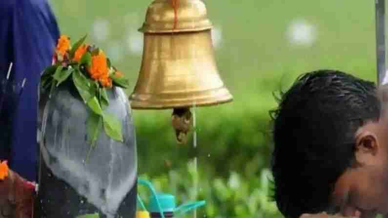 Nag Panchami 2021 : कधी आहे नागपंचमी? जाणून घ्या शुभ वेळ, पूजा करण्याची पद्धत आणि महत्त्व Nag Panchami 2021 : कधी आहे नागपंचमी? जाणून घ्या शुभ वेळ, पूजा करण्याची पद्धत आणि महत्त्व