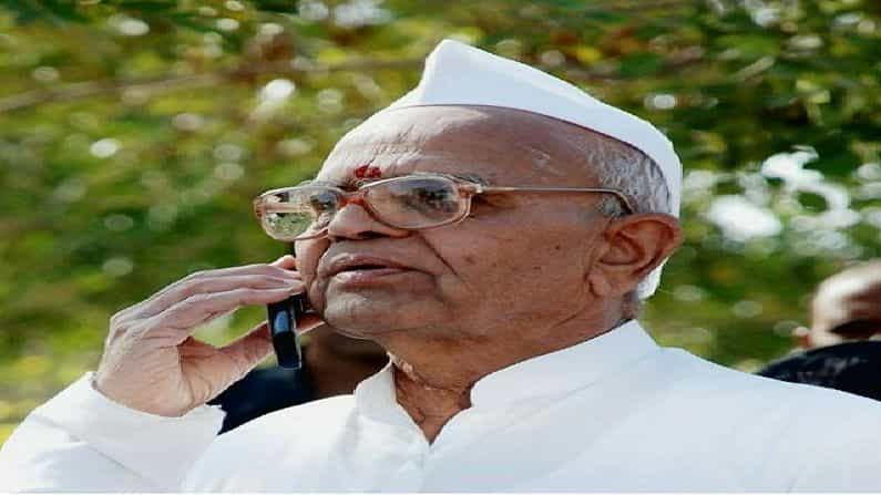 तुळजापूर तालुक्याचे माजी आमदार आणि शिक्षण महर्षी सि.ना.आलुरे गुरूजी यांचं आज पहाटे दीर्घ आजारानं निधन झालं. ते 90 वर्षांचे होते.