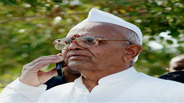 तुळजापूर तालुक्याचे माजी आमदार आणि शिक्षण महर्षी सि.ना.आलुरे गुरूजी यांचं आज पहाटे दीर्घ आजारानं निधन झालं. ते 90 वर्षांचे होते.