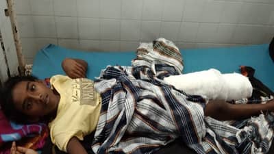 दरडीतून बाळाला वाचवताना भिंत कोसळली, 14 वर्षांच्या धावपटूचा पाय कापण्याची वेळ, आर्थिक मदतीचं आवाहन