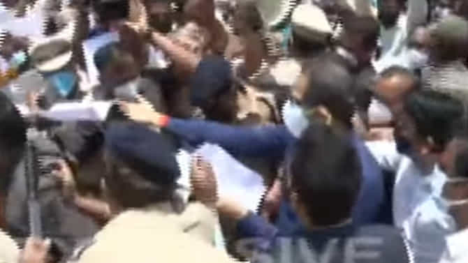 कोल्हापुरात उद्धव ठाकरे-देवेंद्र फडणवीस भेटले, सांगलीत मात्र दोघांचे कार्यकर्ते भिडले