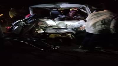 सांगोल्यात भीषण अपघात, ओमनी चक्काचूर, 3 जणांचा जागीच मृत्यू, 9 जखमी