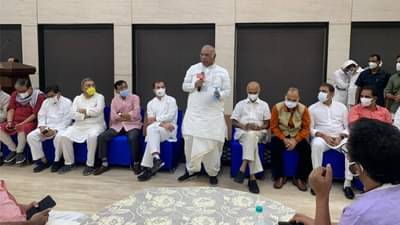 राहुल गांधींचं ब्रेकफास्ट पॉलिटिक्स; 15 पक्षांचे 100 खासदार एकवटले; संसदेवर सायकल मार्च