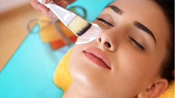 Skin Care Tips : सुंदर त्वचा मिळवण्यासाठी बेसन पीठ आणि दही चेहऱ्याला लावा!