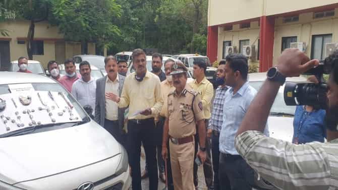 लाखो-कोट्यवधींच्या कार, चोरीसाठी चक्रावून सोडेल अशा टेक्निकल पद्धतीचा वापर, अट्टल कारचोर अखेर जेरबंद