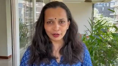 पुरस्कार मिळवण्यासाठी आधी फॉर्म अन् अडीच लाख रुपये भरा, सेलिब्रिटी आहारतज्ज्ञ ऋतुजा दिवेकर यांना अजब ऑफर!