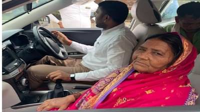 साडी-चोळी, सोन्याचे दागिने; महिला शिपायाचा निरोप समारंभ, उपअधीक्षकांनी गाडी चालवत ढोरे मावशींना घरी सोडलं