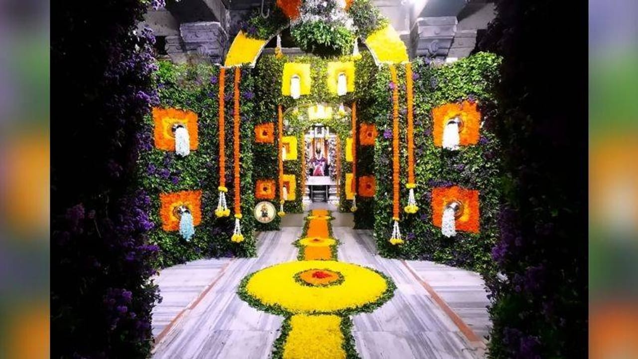  आज कामिका एकादशी आहे. श्रावण महिन्यातील कृष्ण पक्षाची एकादशी कामिका एकादशी व्रत म्हणून ओळखली जाते. कामिका एकादशी सर्वोत्तम व्रतांपैकी एक मानली जाते. 