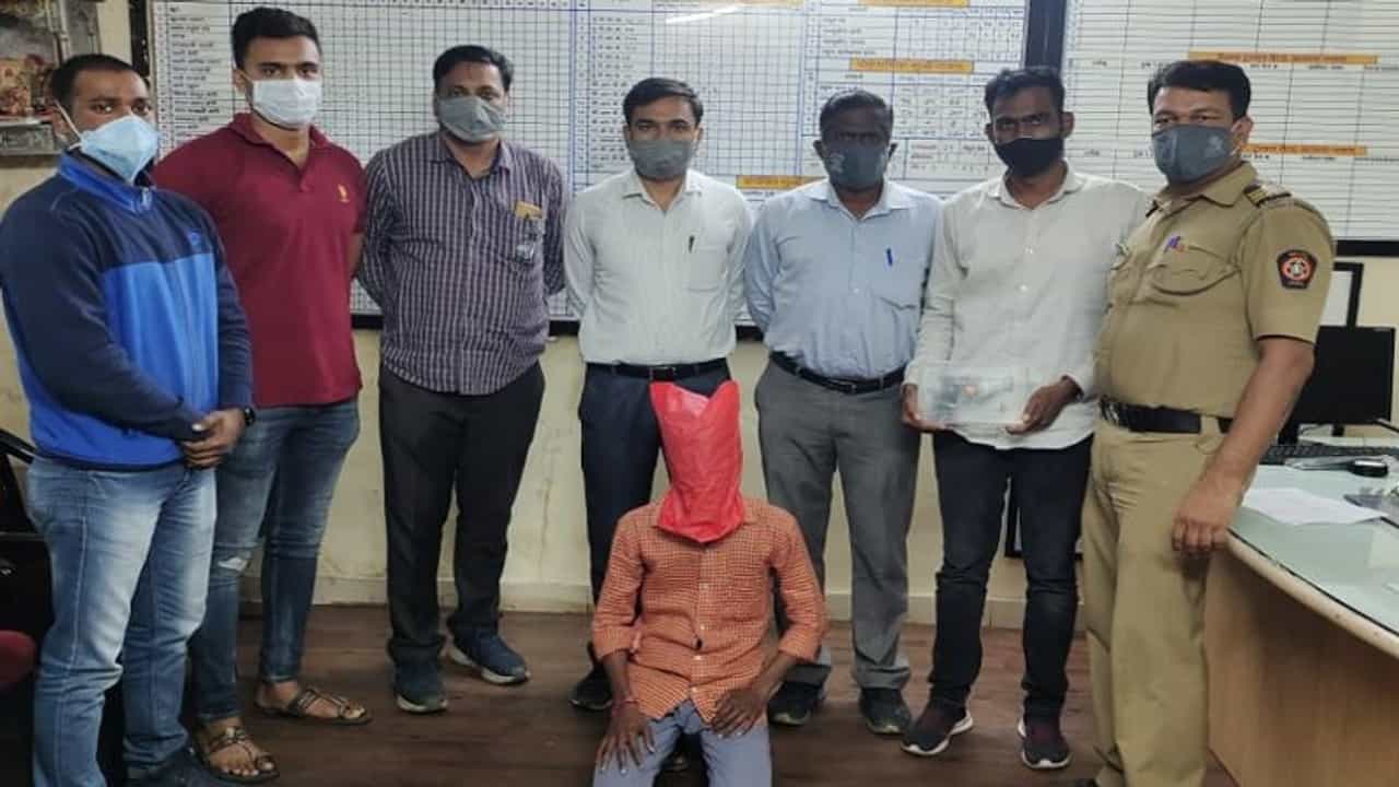 तरुणाचे वर्तन संशयास्पद, पोलिसांनी हिसका दाखवताच पुण्यात तरुणाकडे पिस्तुल सापडले