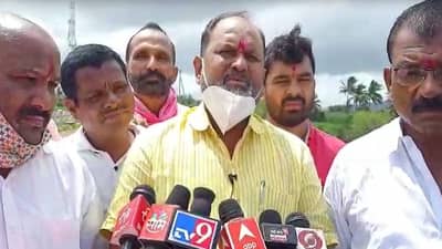 पूरग्रस्तांच्या मदतीच्या पॅकेजमध्ये वाढ करा, आमदार महादेव जानकरांची मागणी