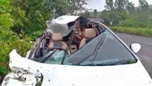 नाशिकमध्ये चालकाचं कारवरील नियंत्रण सुटलं, थेट दुध डेअरीच्या भिंतीला धडक, 23 वर्षीय युवकाचा मृत्यू