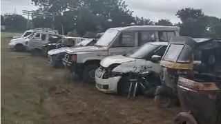 Video | रस्ता बंद असल्यामुळे पाईपलाईनवरून जाण्याचा प्रयत्न अंगलट, थेट 10 फूट खोल नाल्यात कोसळला