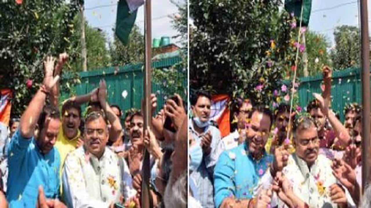 कलम 370 हटवण्याला 2 वर्ष पूर्ण, काश्मिरमध्ये भाजपचा जल्लोष