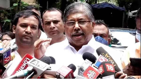 राज ठाकरे यांच्या भेटीत काय घडलं हे मोदी-शहांना सांगणार; चंद्रकांत पाटील यांचं मोठं विधान; युतीच्या हालचालींना वेग?