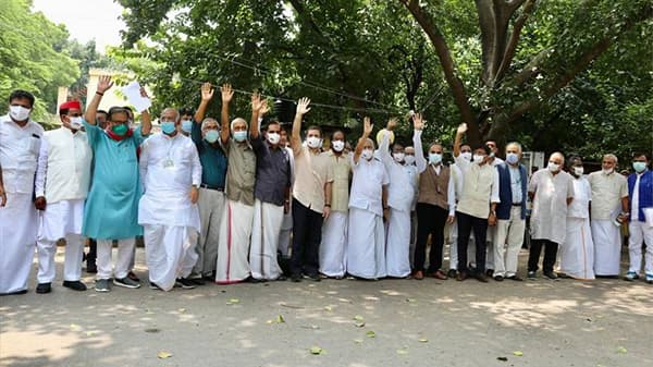 चर्चा नकोच, काळा कृषी कायदाच रद्द केला पाहिजे; राहुल गांधी कडाडले