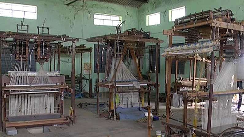 एक असा उद्योग ज्याने भारताला बनवलं 'सोने की चिड़िया', वाचा हातमाग उद्योगाचा इतिहास