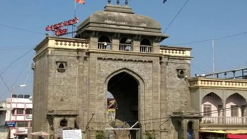 कोरोना नियमांचे उल्लंघन, तुळजाभवानीच्या 3 उपदेवतांची मंदिरे सील