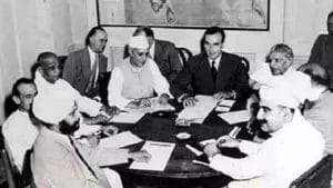 Special Pictures : 1947 मध्ये भारत-पाक विभाजनाच्या वेळी फक्त जमीनच नाही, टेबल-खुर्ची ते पेन्सिल देखील विभागली गेली, फोटो पाहा