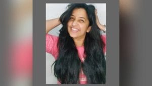 Apurva Nemlekar : चेहऱ्यावर सुंदर हावभाव देत अपूर्वा नेमळेकरचे नवे फोटो, शेअर केला नो मेकअप लूक