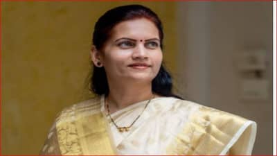 जिल्हा परिषद सदस्य ते केंद्रीय मंत्री, जाणून घ्या डॉ. भारती पवारांचा राजकीय प्रवास