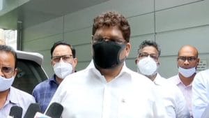 नागपूरमधील व्यापारी आक्रमक, पालकमंत्र्यांची भेट, दुकानांच्या वेळा वाढवण्याची मागणी