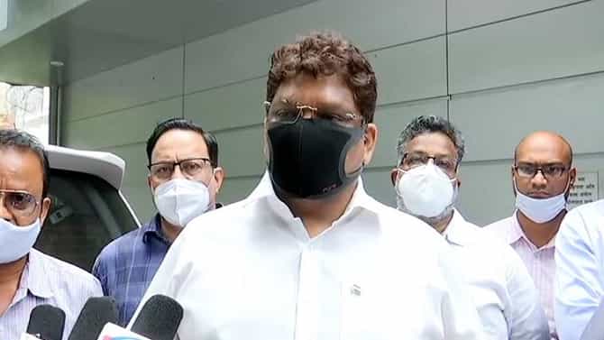 नागपूरमधील व्यापारी आक्रमक, पालकमंत्र्यांची भेट, दुकानांच्या वेळा वाढवण्याची मागणी