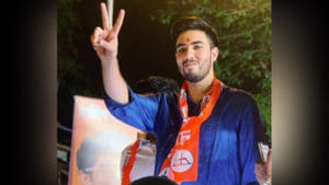 शिवसेनेचा नवा दारुगोळा किती 'स्फोटक'? उद्धव ठाकरे सेनेची सूत्रं मुलांकडे देण्याच्या तयारीत? वाचा सविस्तर