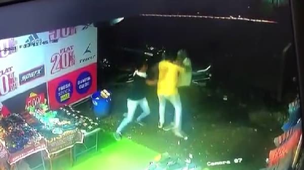 VIDEO : जुन्या वादाचा राग, व्यापारी-कर्मचाऱ्याला लोखंडी रॉडने मारहाण, सीसीटीव्हीत थरार कैद, एका आरोपीला काही तासातच बेड्या