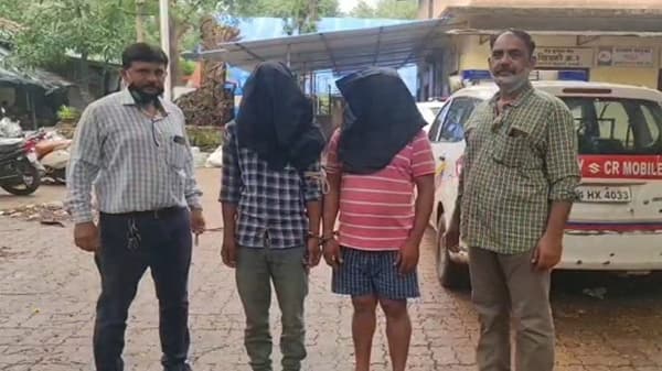दुकानाचं शटर कापत असताना कटावणी खाली पडली, जोराचा आवाज, दरोड्याचा प्रयत्न फसला