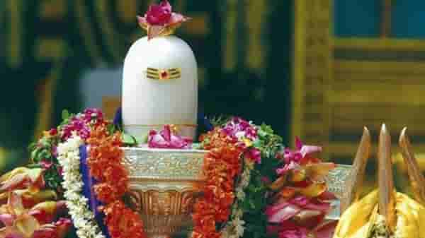 Shravan Month 2021 | आजपासून श्रावण महिन्याला सुरुवात, पहिला श्रावणी सोमवारही आज, जाणून घ्या कुठल्या दिवशी शिवाला कुठली मूठ वाहावी