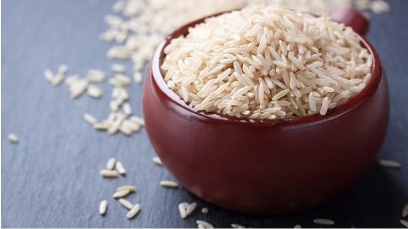 Remedies of rice : तांदळाच्या या पद्धतीमुळे उजळेल तुमचे नशीब; पैशाची समस्या होईल दूर