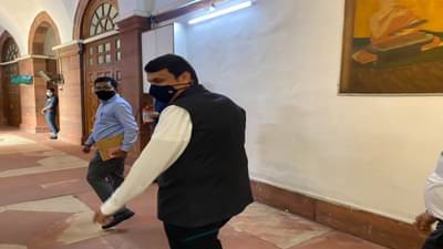 मोठी बातमी: दिल्लीत भाजप नेत्यांची खलबतं, देवेंद्र फडणवीस अमित शाहांच्या भेटीला