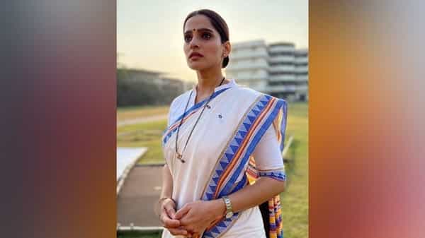 सध्या अभिनेत्री प्रिया बापट मोठ्या प्रमाणात चर्चेत आहे ती म्हणजे ‘सिटी ऑफ ड्रीम्स 2’ आणि ‘आणि काय हवं 3’ या स्पेशल वेब सीरीजमुळे.