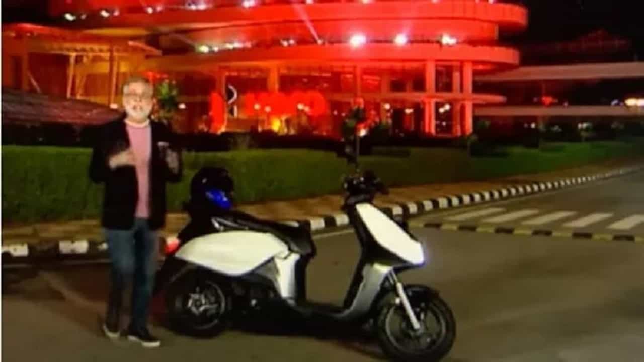 Hero Motocorp ची पहिली इलेक्ट्रिक स्कूटर सादर, कंपनीकडून टीझर VIDEO शेअर