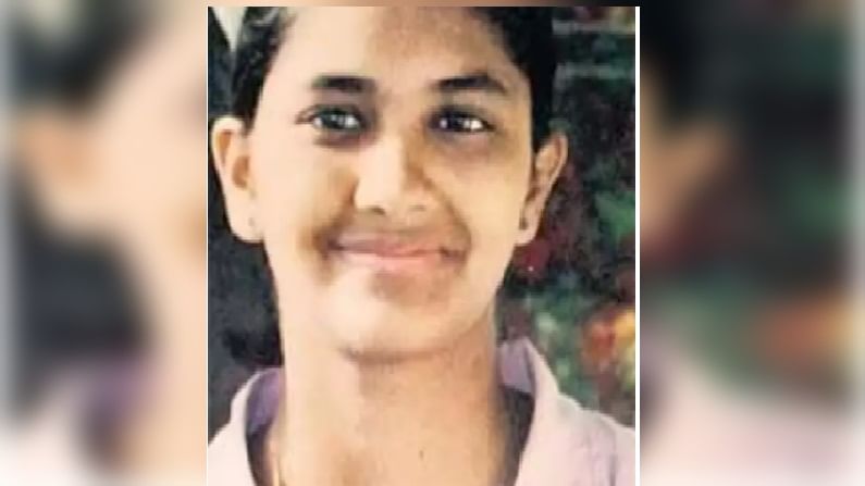 Snehal Gaware Murder | बेपत्ता मुलीच्या चिंतेने ज्या बेडवर घालवली रात्र, त्यातच सापडला होता डोंबिवलीच्या स्नेहलचा मृतदेह Snehal Gaware Murder | बेपत्ता मुलीच्या चिंतेने ज्या बेडवर घालवली रात्र, त्यातच सापडला होता डोंबिवलीच्या स्नेहलचा मृतदेह