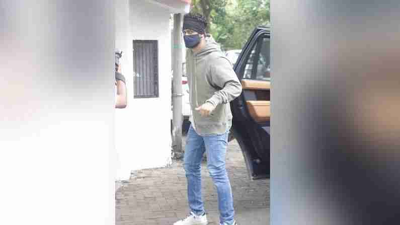 विक्की कौशल 'शेर शाह' पाहण्यासाठी खूप उत्साही दिसत होता.